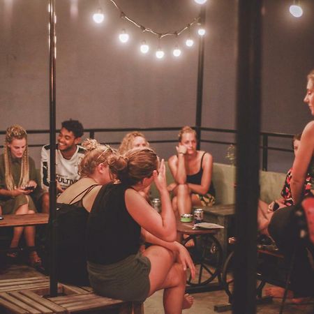 Halley Hostel Ханой Екстер'єр фото