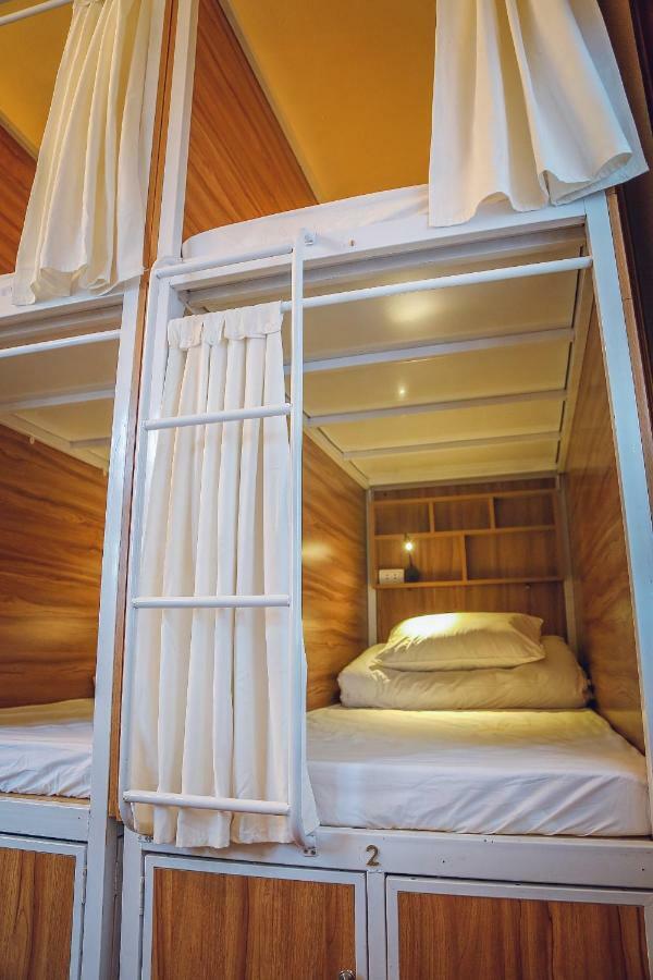 Halley Hostel Ханой Екстер'єр фото